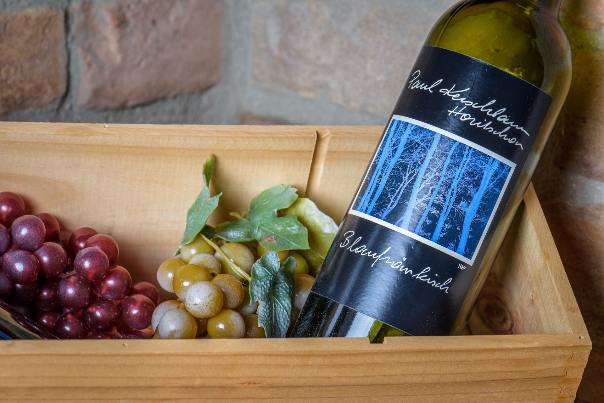 Blaufränkisch Paul Kerschbaum wine in a wooden crate