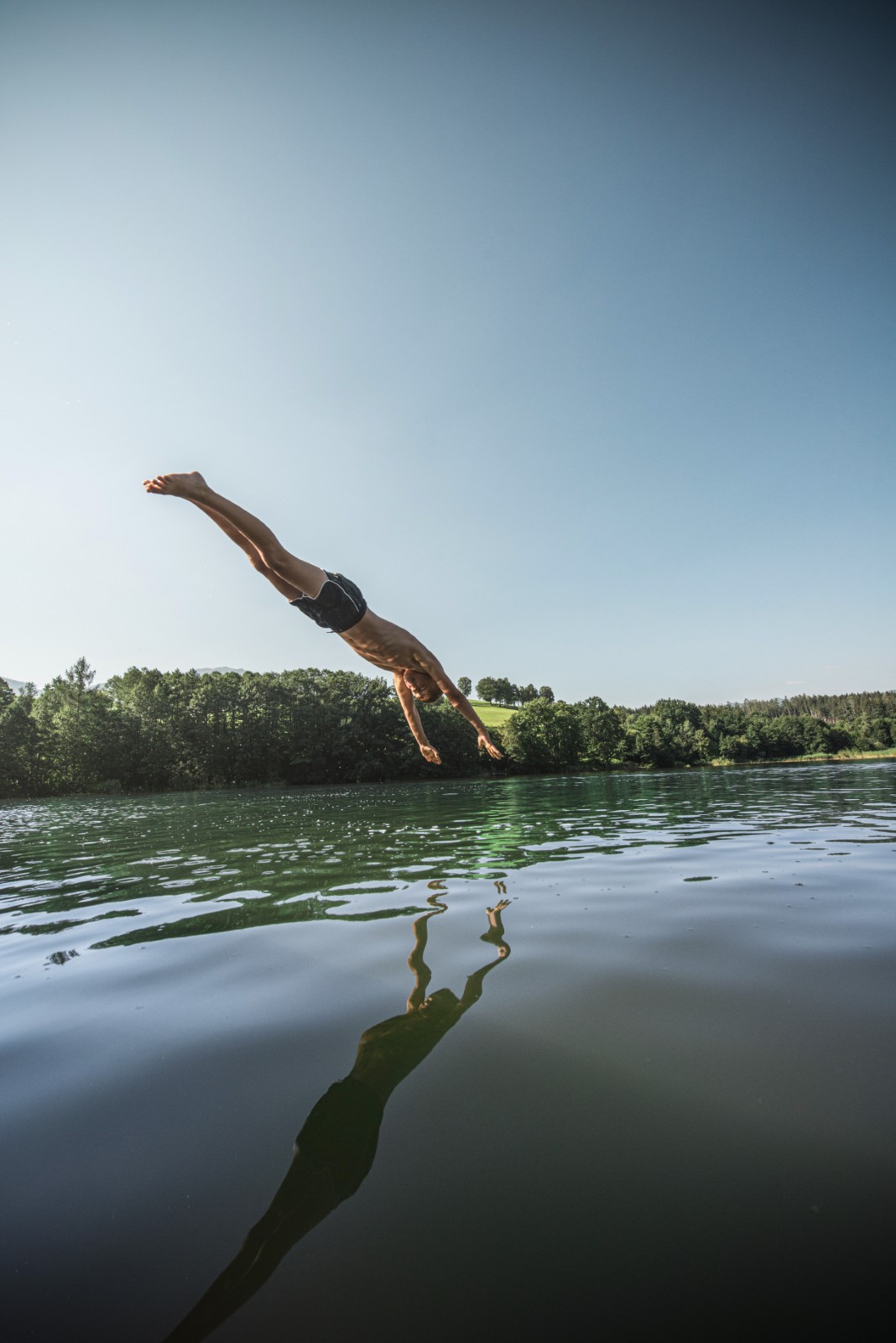Sprung in den Ritzensee bei Saalfelden