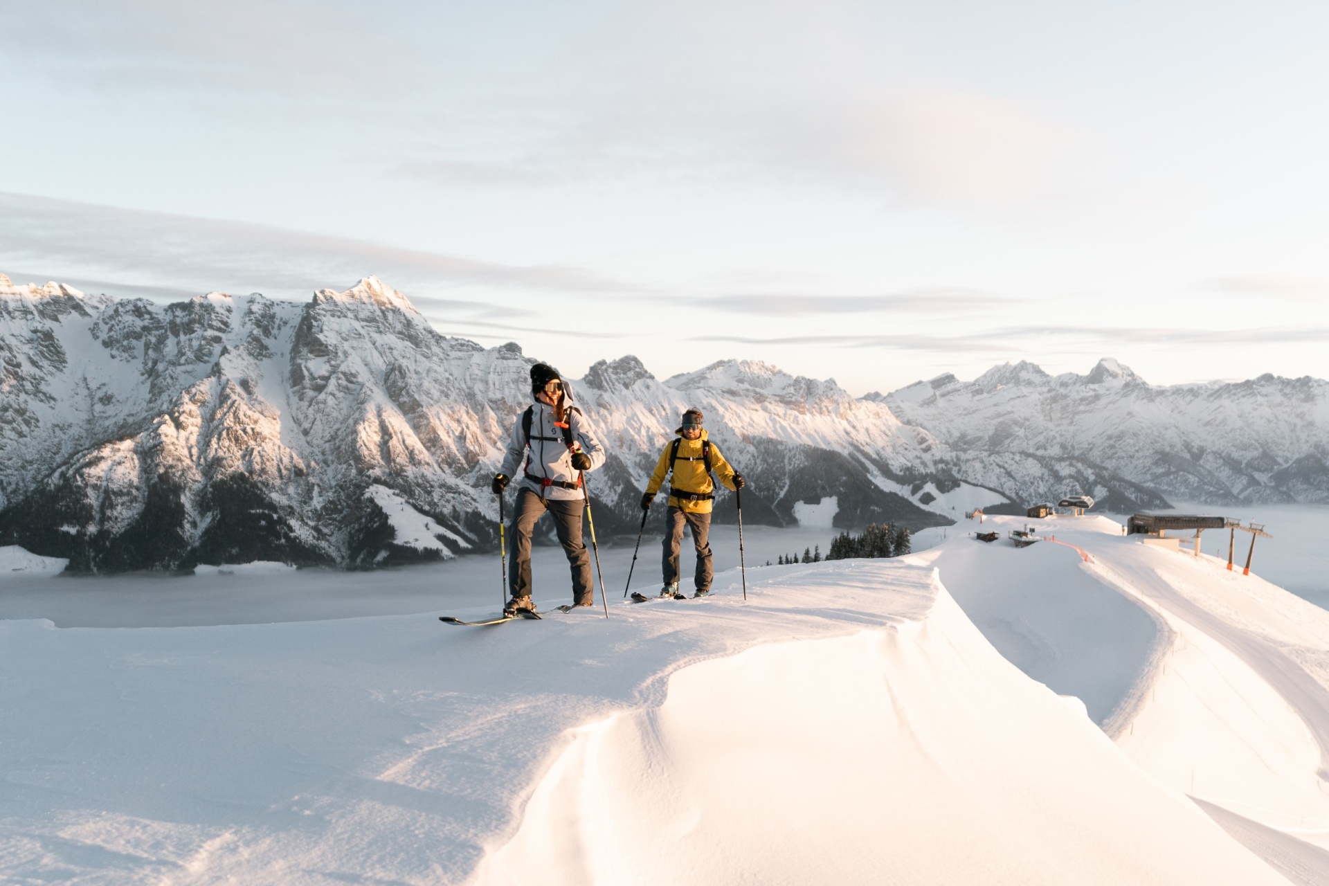 Skitour im Morgenlicht